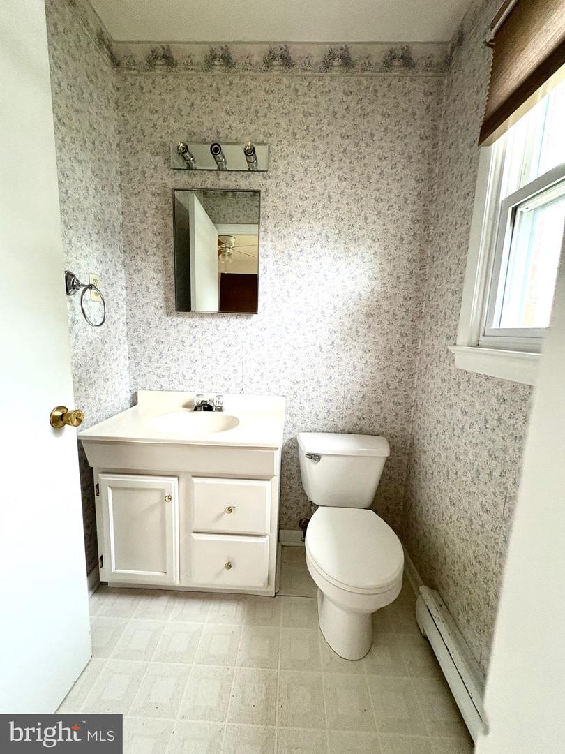 205 PARKWAY ST, WINCHESTER, Virginia 22601, 3 Bedrooms Bedrooms, ,2 BathroomsBathrooms,Residential,For sale,205 PARKWAY ST,VAWI2007344 MLS # VAWI2007344