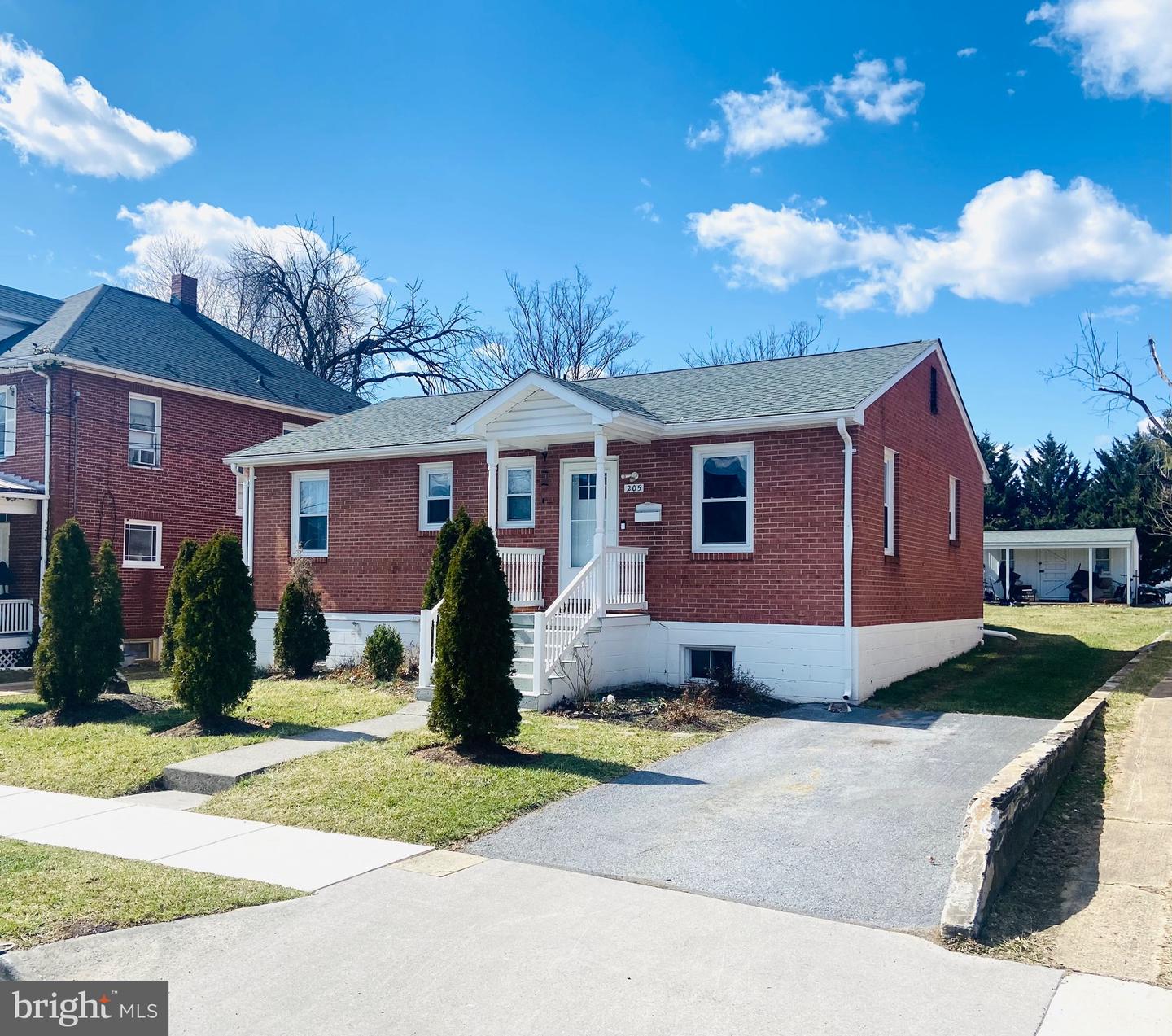 205 PARKWAY ST, WINCHESTER, Virginia 22601, 3 Bedrooms Bedrooms, ,2 BathroomsBathrooms,Residential,For sale,205 PARKWAY ST,VAWI2007344 MLS # VAWI2007344