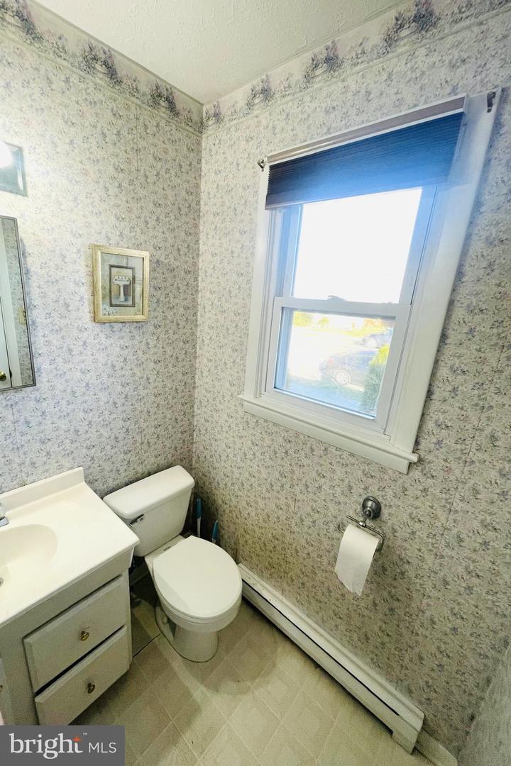 205 PARKWAY ST, WINCHESTER, Virginia 22601, 3 Bedrooms Bedrooms, ,2 BathroomsBathrooms,Residential,For sale,205 PARKWAY ST,VAWI2007344 MLS # VAWI2007344