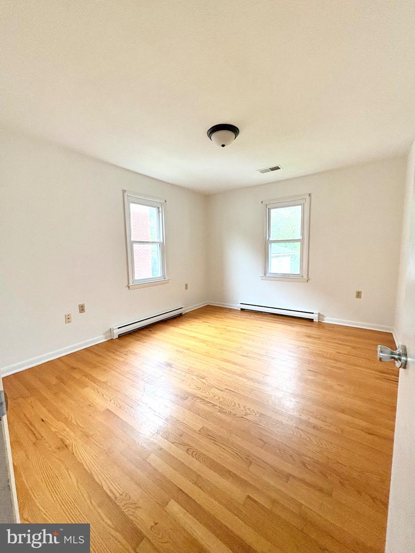 205 PARKWAY ST, WINCHESTER, Virginia 22601, 3 Bedrooms Bedrooms, ,2 BathroomsBathrooms,Residential,For sale,205 PARKWAY ST,VAWI2007344 MLS # VAWI2007344