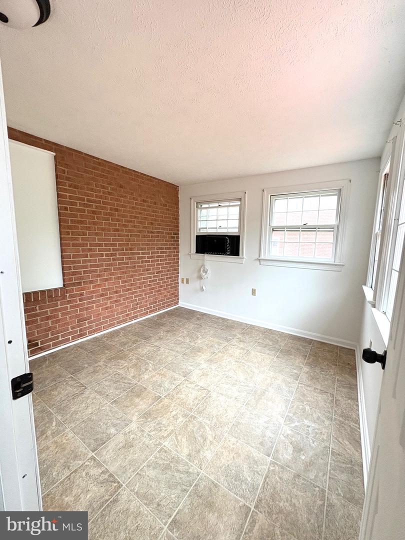 205 PARKWAY ST, WINCHESTER, Virginia 22601, 3 Bedrooms Bedrooms, ,2 BathroomsBathrooms,Residential,For sale,205 PARKWAY ST,VAWI2007344 MLS # VAWI2007344
