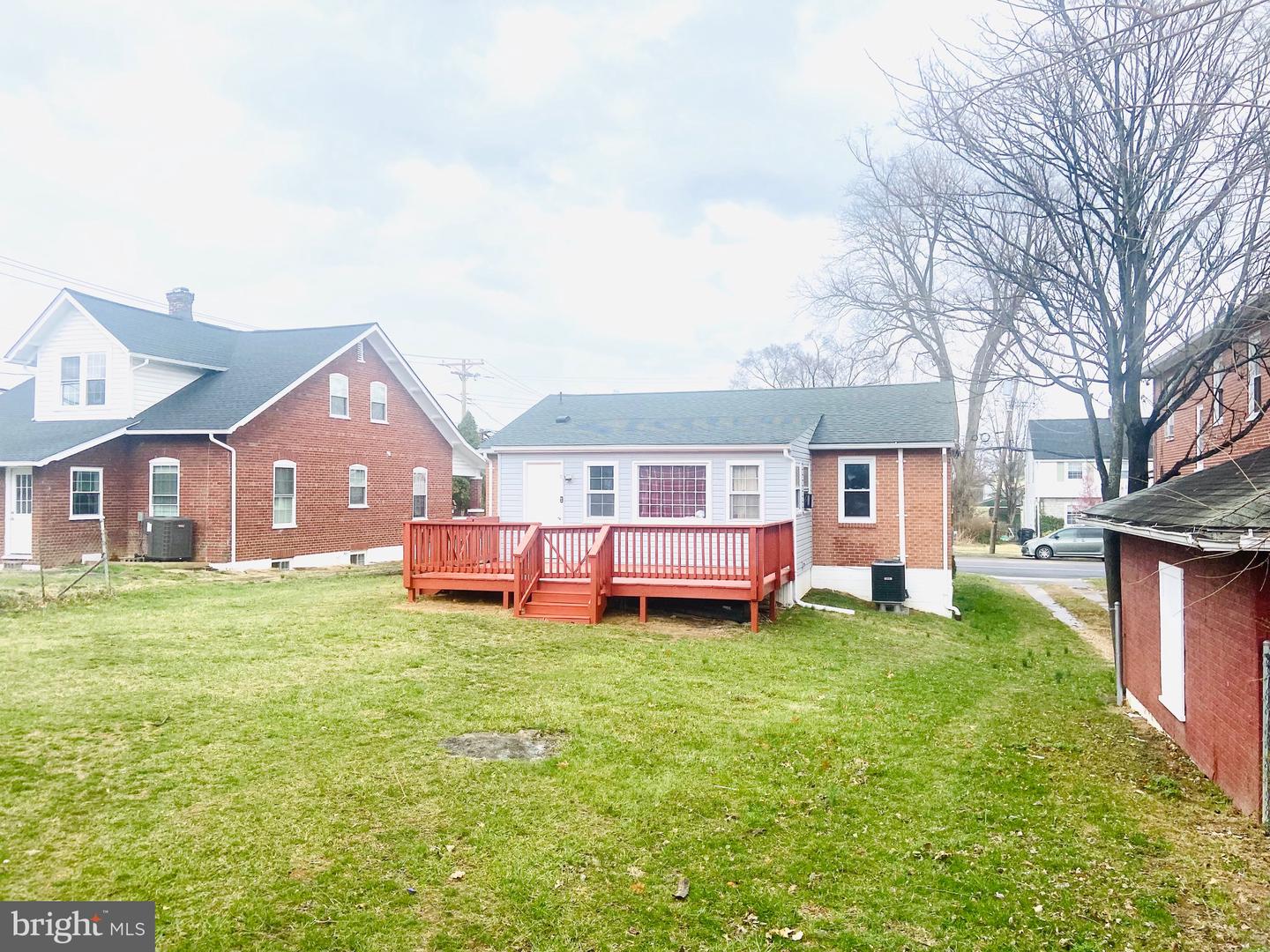 205 PARKWAY ST, WINCHESTER, Virginia 22601, 3 Bedrooms Bedrooms, ,2 BathroomsBathrooms,Residential,For sale,205 PARKWAY ST,VAWI2007344 MLS # VAWI2007344