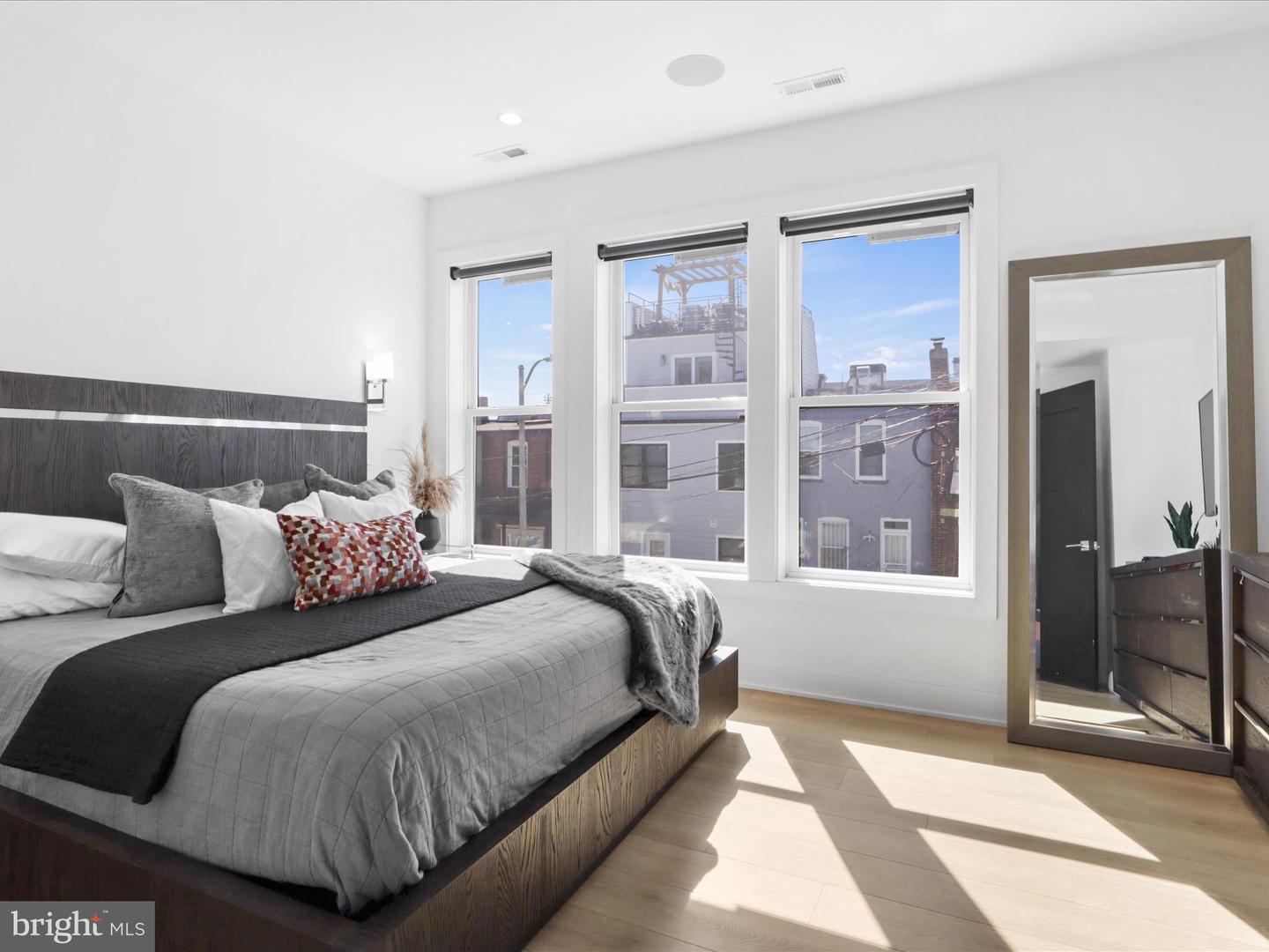 558 HARVARD ST NW #B, WASHINGTON, District Of Columbia 20001, 4 Bedrooms Bedrooms, ,4 BathroomsBathrooms,Residential,For sale,558 HARVARD ST NW #B,DCDC2189742 MLS # DCDC2189742