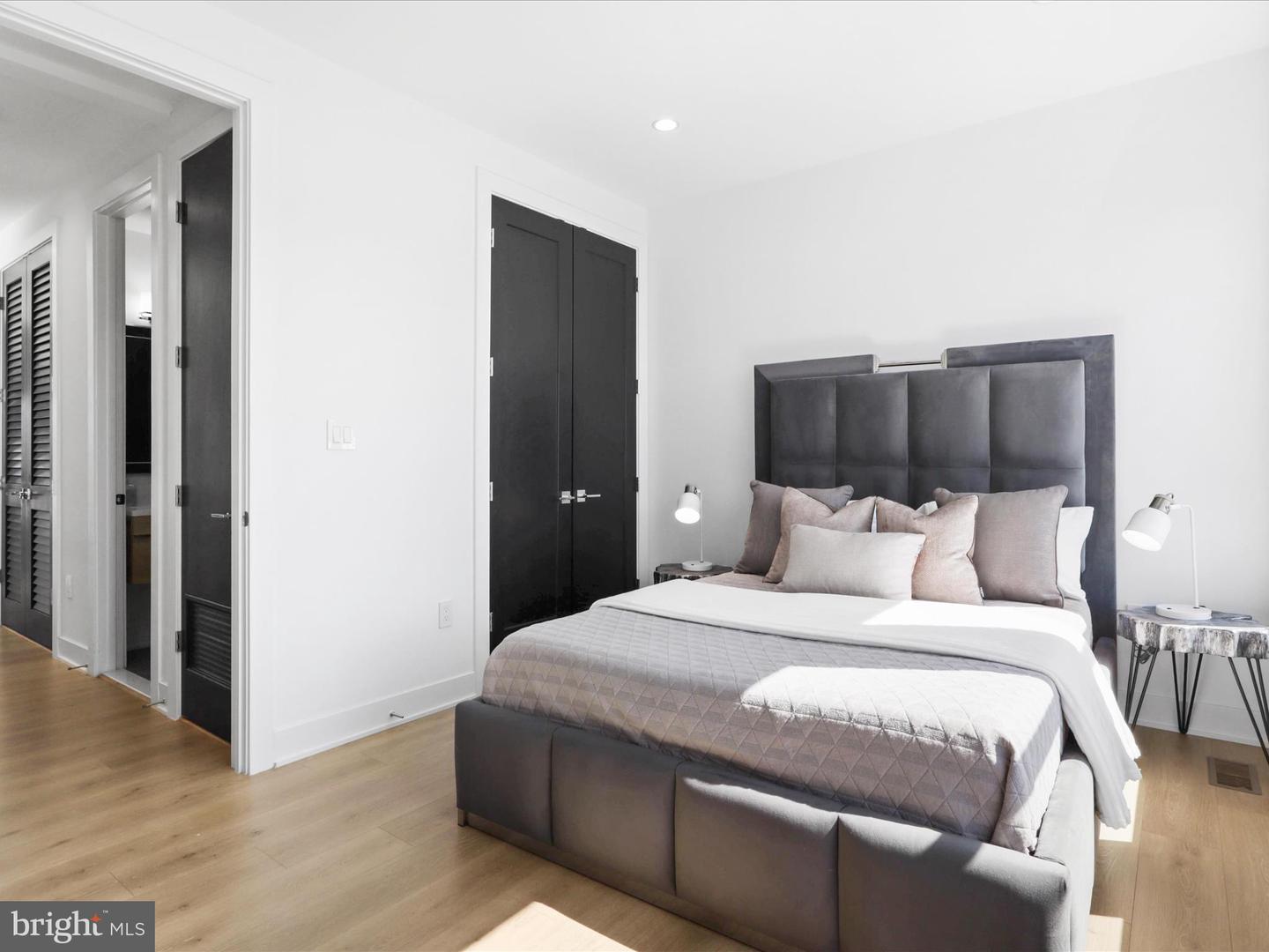 558 HARVARD ST NW #B, WASHINGTON, District Of Columbia 20001, 4 Bedrooms Bedrooms, ,4 BathroomsBathrooms,Residential,For sale,558 HARVARD ST NW #B,DCDC2189742 MLS # DCDC2189742