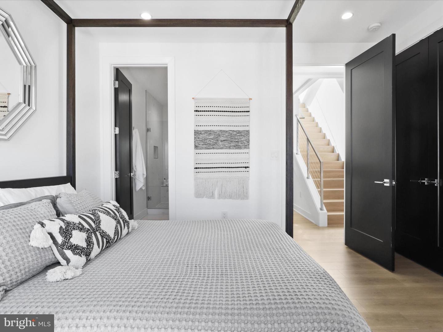 558 HARVARD ST NW #B, WASHINGTON, District Of Columbia 20001, 4 Bedrooms Bedrooms, ,4 BathroomsBathrooms,Residential,For sale,558 HARVARD ST NW #B,DCDC2189742 MLS # DCDC2189742