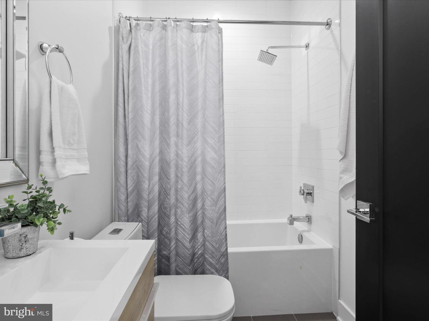 558 HARVARD ST NW #B, WASHINGTON, District Of Columbia 20001, 4 Bedrooms Bedrooms, ,4 BathroomsBathrooms,Residential,For sale,558 HARVARD ST NW #B,DCDC2189742 MLS # DCDC2189742