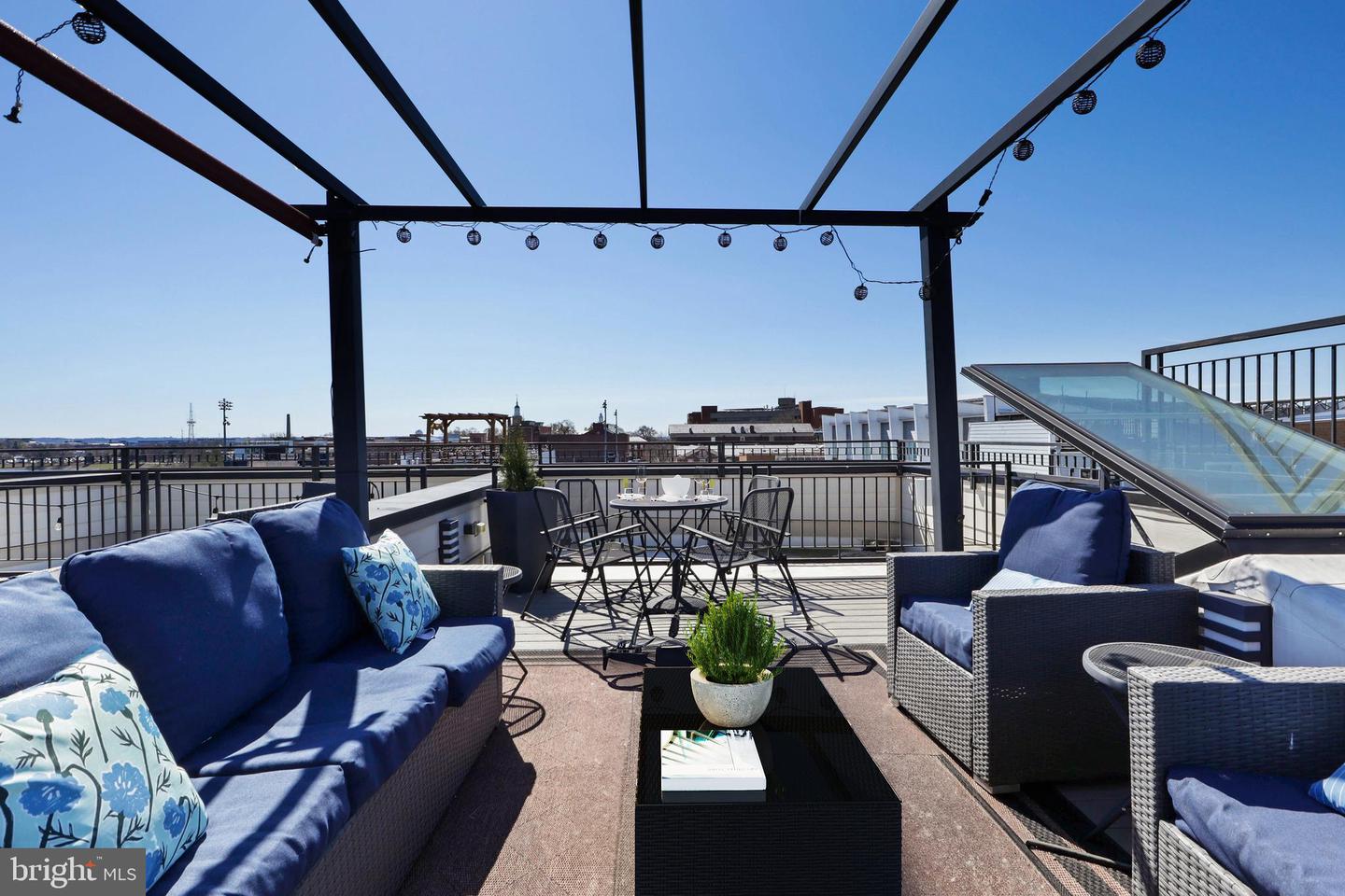558 HARVARD ST NW #B, WASHINGTON, District Of Columbia 20001, 4 Bedrooms Bedrooms, ,4 BathroomsBathrooms,Residential,For sale,558 HARVARD ST NW #B,DCDC2189742 MLS # DCDC2189742