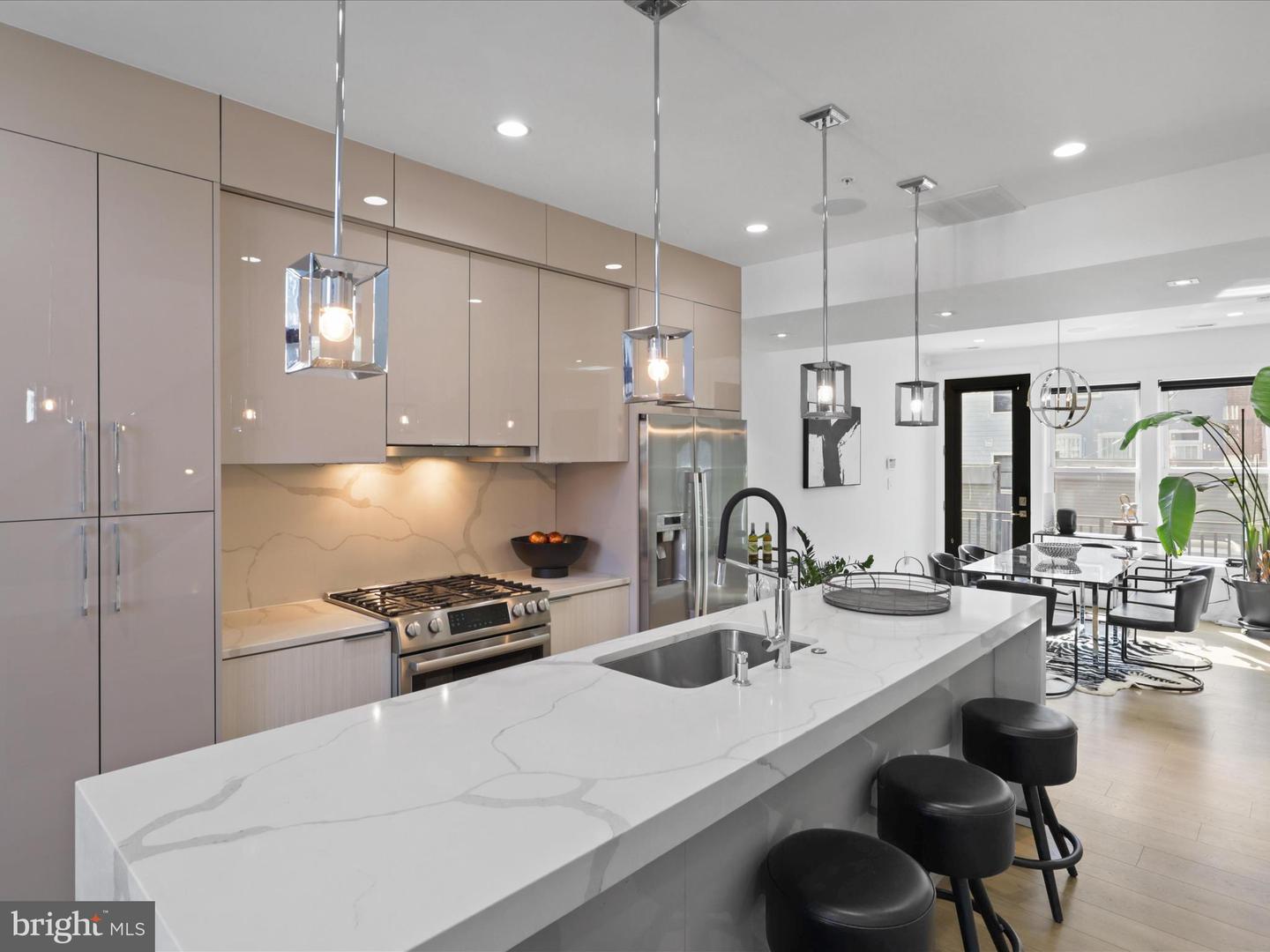 558 HARVARD ST NW #B, WASHINGTON, District Of Columbia 20001, 4 Bedrooms Bedrooms, ,4 BathroomsBathrooms,Residential,For sale,558 HARVARD ST NW #B,DCDC2189742 MLS # DCDC2189742