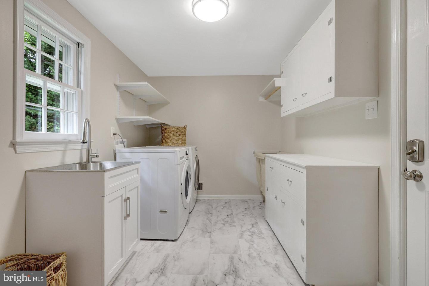 3204 BARBARA LN, FAIRFAX, Virginia 22031, 5 Bedrooms Bedrooms, ,3 BathroomsBathrooms,Residential,For sale,3204 BARBARA LN,VAFX2227568 MLS # VAFX2227568
