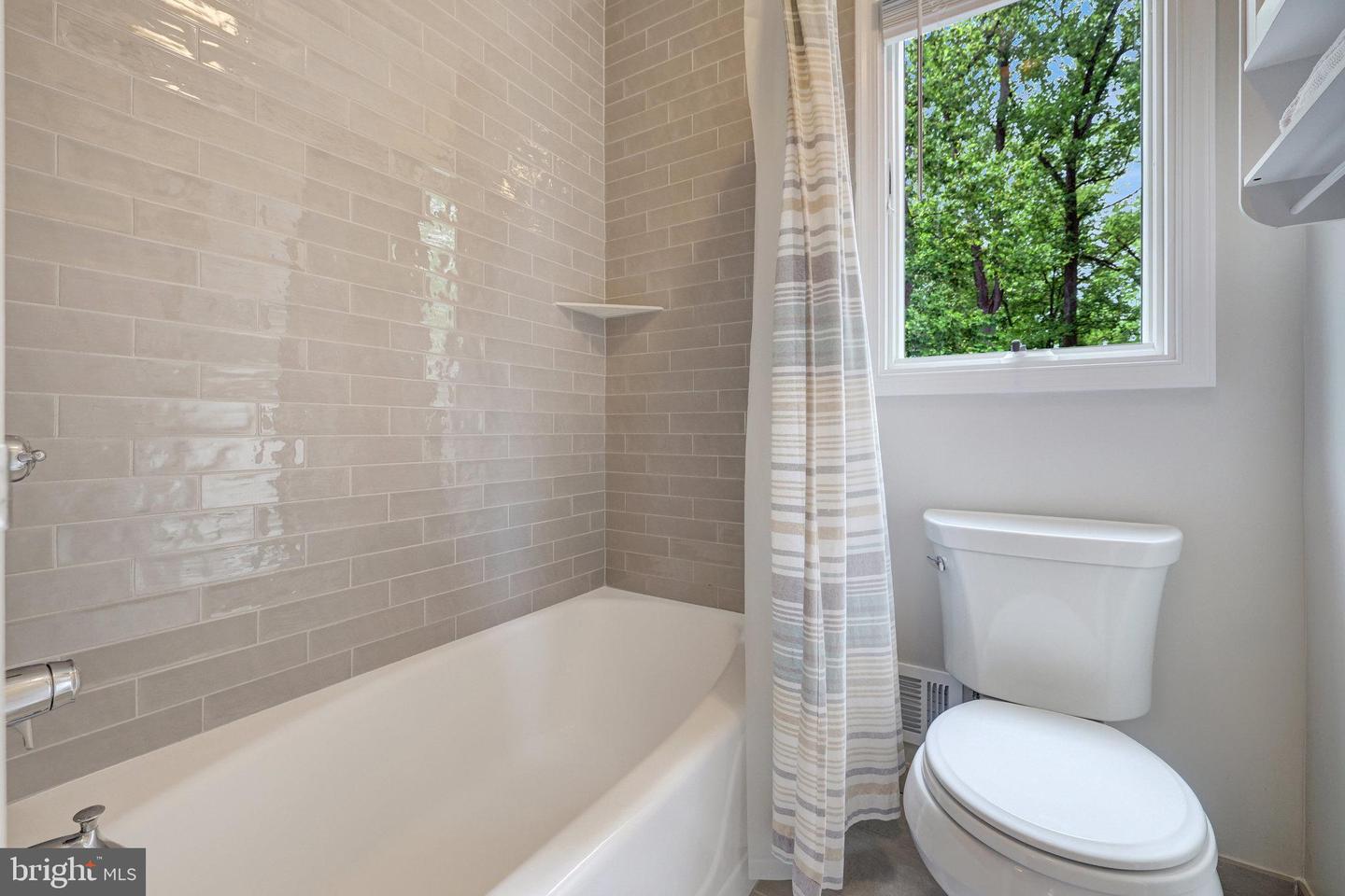 3204 BARBARA LN, FAIRFAX, Virginia 22031, 5 Bedrooms Bedrooms, ,3 BathroomsBathrooms,Residential,For sale,3204 BARBARA LN,VAFX2227568 MLS # VAFX2227568