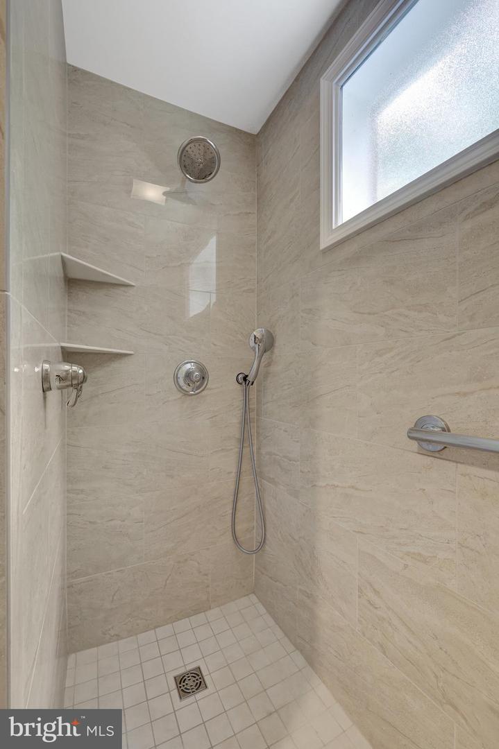 3204 BARBARA LN, FAIRFAX, Virginia 22031, 5 Bedrooms Bedrooms, ,3 BathroomsBathrooms,Residential,For sale,3204 BARBARA LN,VAFX2227568 MLS # VAFX2227568