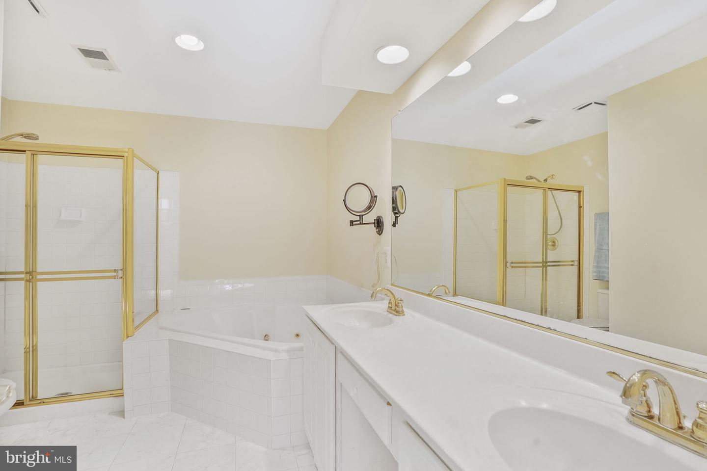 811 WATER PL, ALEXANDRIA, Virginia 22314, 3 Bedrooms Bedrooms, ,2 BathroomsBathrooms,Residential,For sale,811 WATER PL,VAAX2042850 MLS # VAAX2042850