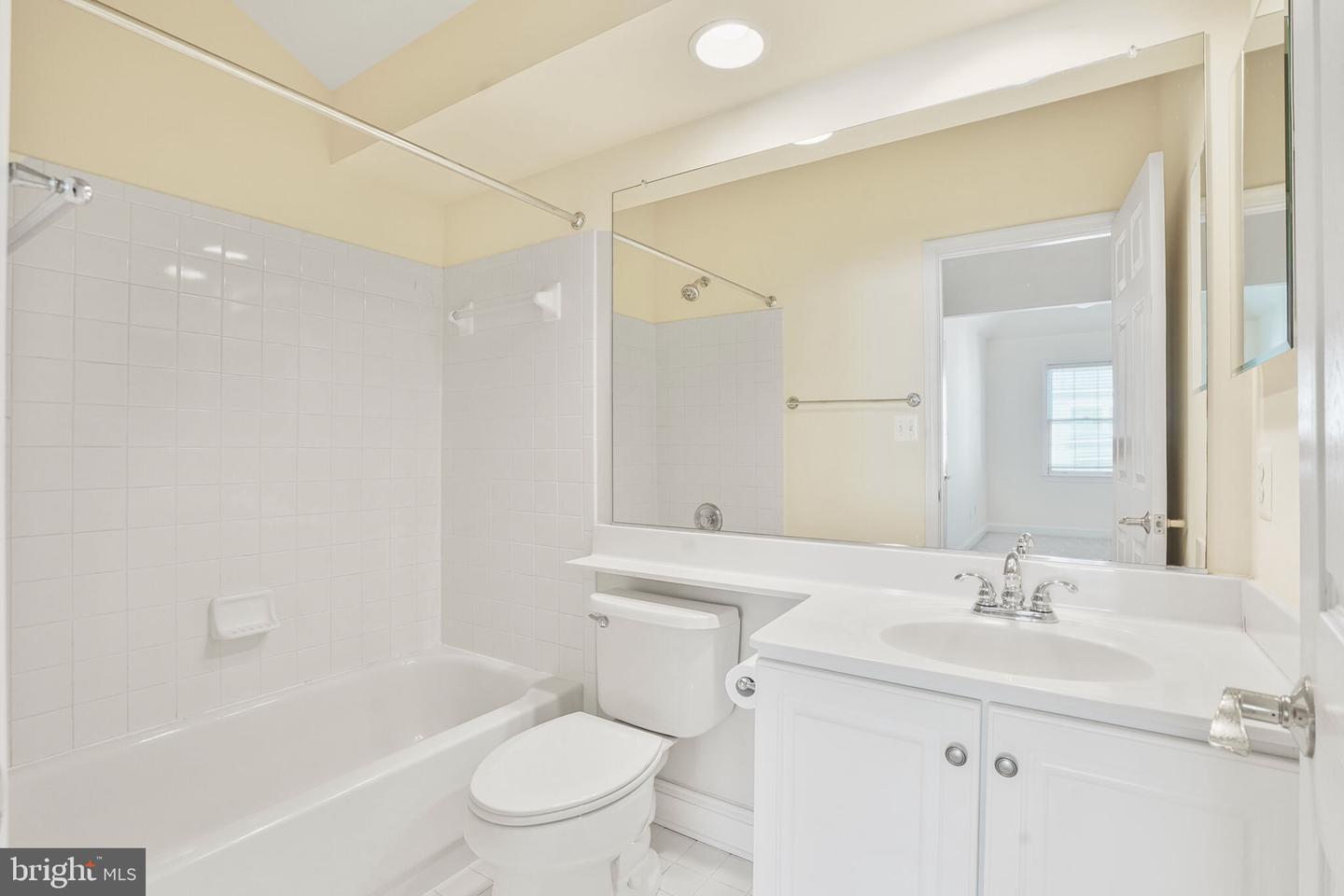 811 WATER PL, ALEXANDRIA, Virginia 22314, 3 Bedrooms Bedrooms, ,2 BathroomsBathrooms,Residential,For sale,811 WATER PL,VAAX2042850 MLS # VAAX2042850