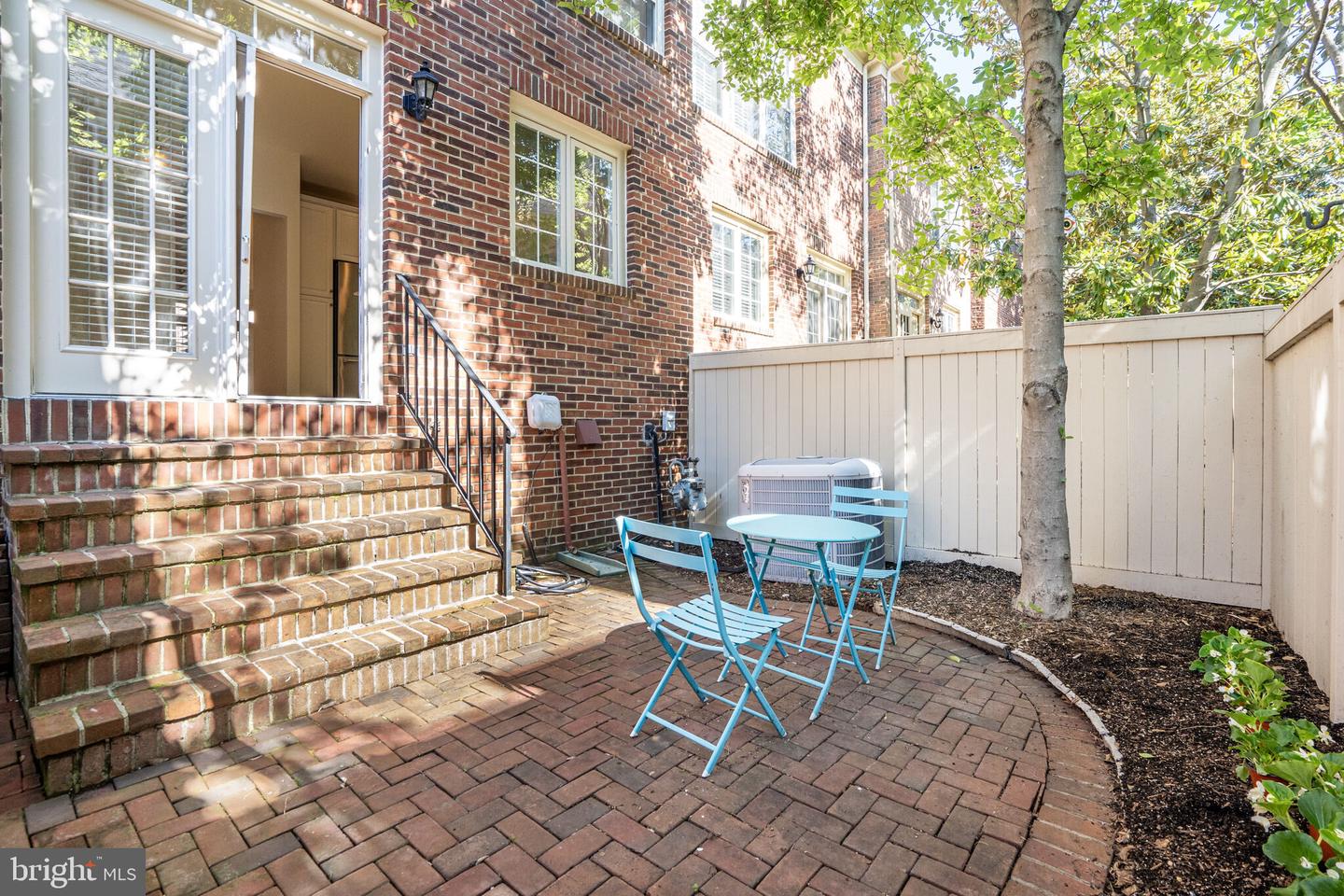 811 WATER PL, ALEXANDRIA, Virginia 22314, 3 Bedrooms Bedrooms, ,2 BathroomsBathrooms,Residential,For sale,811 WATER PL,VAAX2042850 MLS # VAAX2042850