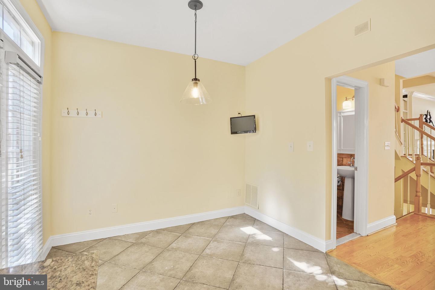 811 WATER PL, ALEXANDRIA, Virginia 22314, 3 Bedrooms Bedrooms, ,2 BathroomsBathrooms,Residential,For sale,811 WATER PL,VAAX2042850 MLS # VAAX2042850