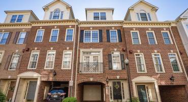 811 WATER PL, ALEXANDRIA, Virginia 22314, 3 Bedrooms Bedrooms, ,2 BathroomsBathrooms,Residential,For sale,811 WATER PL,VAAX2042850 MLS # VAAX2042850