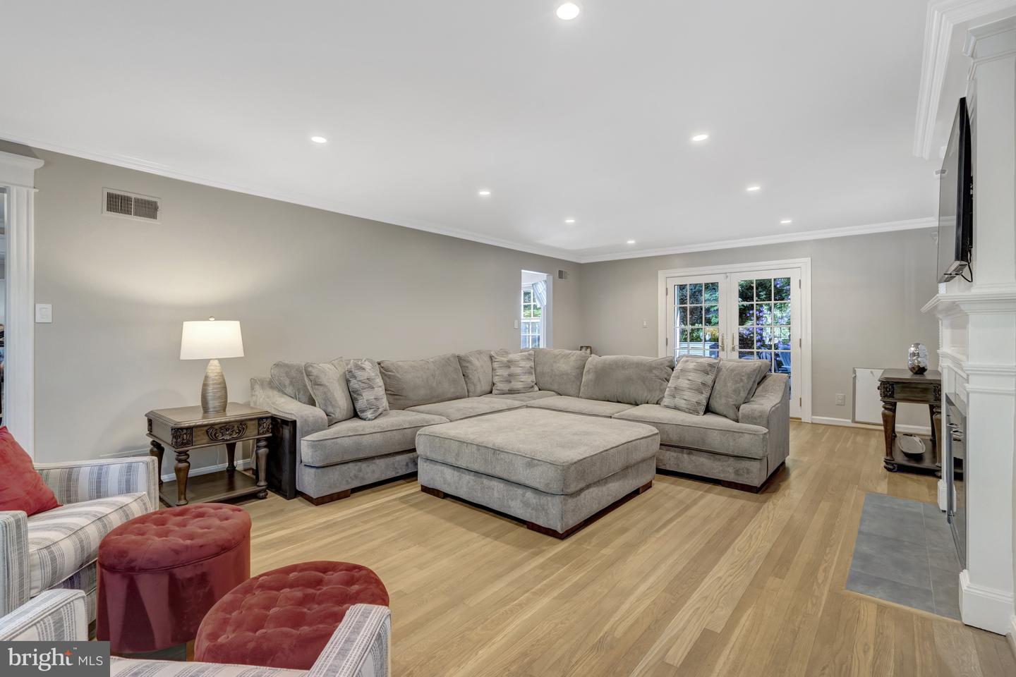 3313 MIDLAND RD, FAIRFAX, Virginia 22031, 5 Bedrooms Bedrooms, ,3 BathroomsBathrooms,Residential,For sale,3313 MIDLAND RD,VAFX2228354 MLS # VAFX2228354