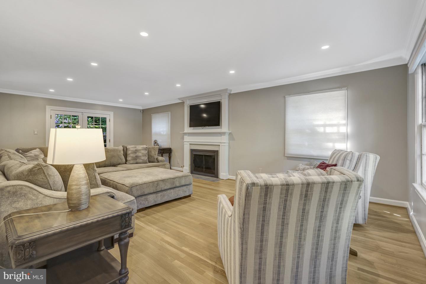 3313 MIDLAND RD, FAIRFAX, Virginia 22031, 5 Bedrooms Bedrooms, ,3 BathroomsBathrooms,Residential,For sale,3313 MIDLAND RD,VAFX2228354 MLS # VAFX2228354