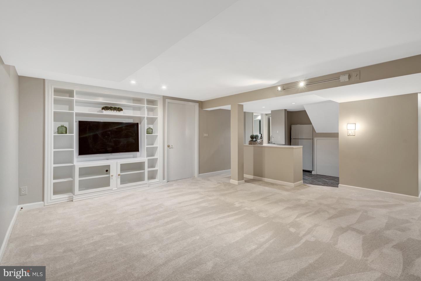 3313 MIDLAND RD, FAIRFAX, Virginia 22031, 5 Bedrooms Bedrooms, ,3 BathroomsBathrooms,Residential,For sale,3313 MIDLAND RD,VAFX2228354 MLS # VAFX2228354