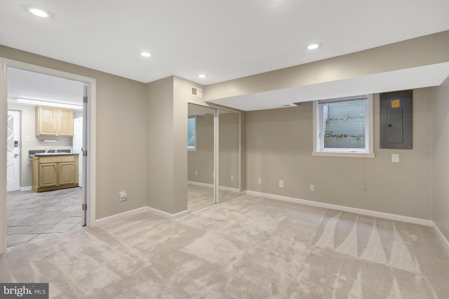 3313 MIDLAND RD, FAIRFAX, Virginia 22031, 5 Bedrooms Bedrooms, ,3 BathroomsBathrooms,Residential,For sale,3313 MIDLAND RD,VAFX2228354 MLS # VAFX2228354