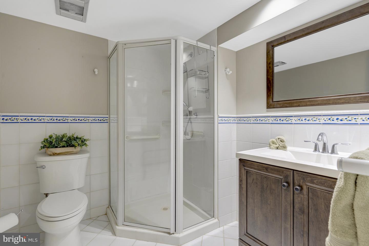 3313 MIDLAND RD, FAIRFAX, Virginia 22031, 5 Bedrooms Bedrooms, ,3 BathroomsBathrooms,Residential,For sale,3313 MIDLAND RD,VAFX2228354 MLS # VAFX2228354