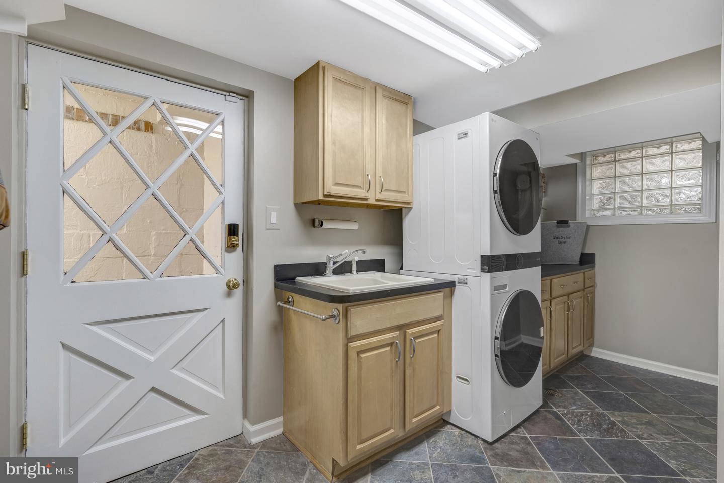 3313 MIDLAND RD, FAIRFAX, Virginia 22031, 5 Bedrooms Bedrooms, ,3 BathroomsBathrooms,Residential,For sale,3313 MIDLAND RD,VAFX2228354 MLS # VAFX2228354