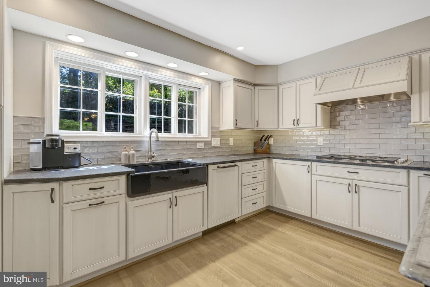 3313 MIDLAND RD, FAIRFAX, Virginia 22031, 5 Bedrooms Bedrooms, ,3 BathroomsBathrooms,Residential,For sale,3313 MIDLAND RD,VAFX2228354 MLS # VAFX2228354