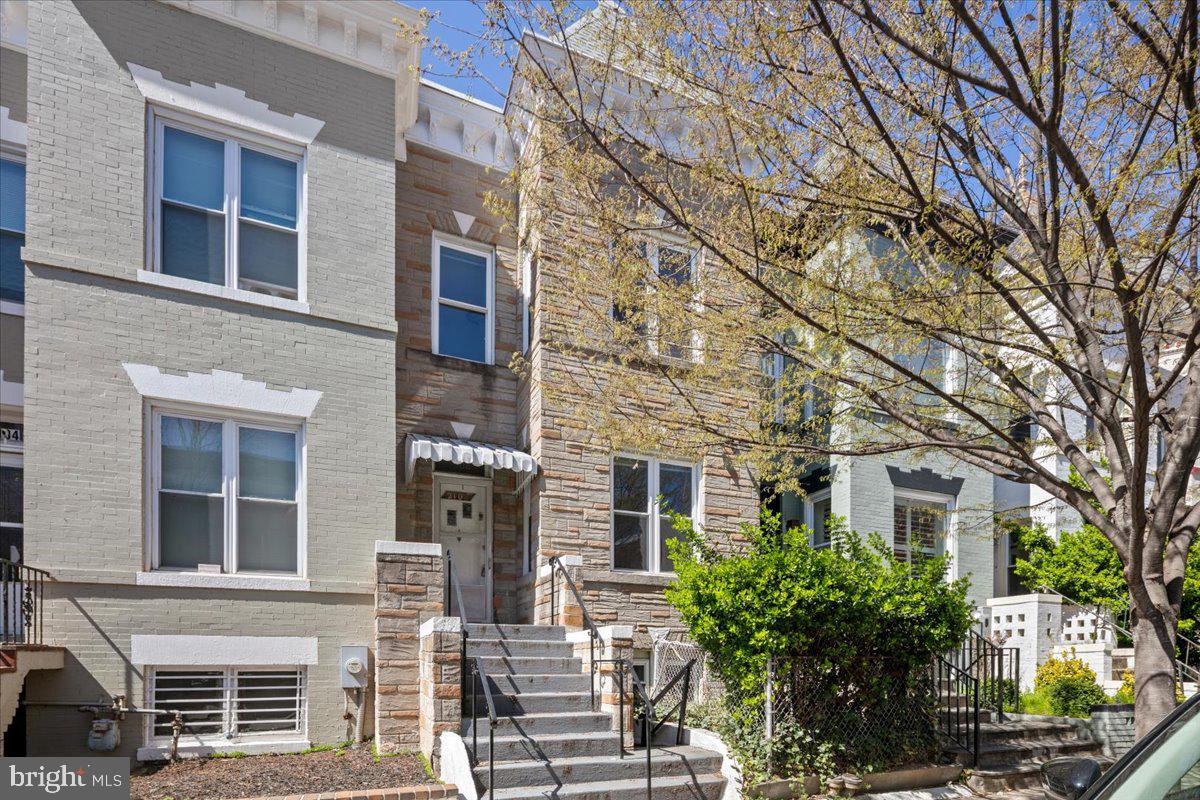 2106 FLAGLER PL NW, WASHINGTON, District Of Columbia 20001, 3 Bedrooms Bedrooms, ,2 BathroomsBathrooms,Residential,For sale,2106 FLAGLER PL NW,DCDC2191610 MLS # DCDC2191610