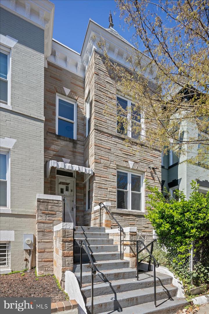 2106 FLAGLER PL NW, WASHINGTON, District Of Columbia 20001, 3 Bedrooms Bedrooms, ,2 BathroomsBathrooms,Residential,For sale,2106 FLAGLER PL NW,DCDC2191610 MLS # DCDC2191610