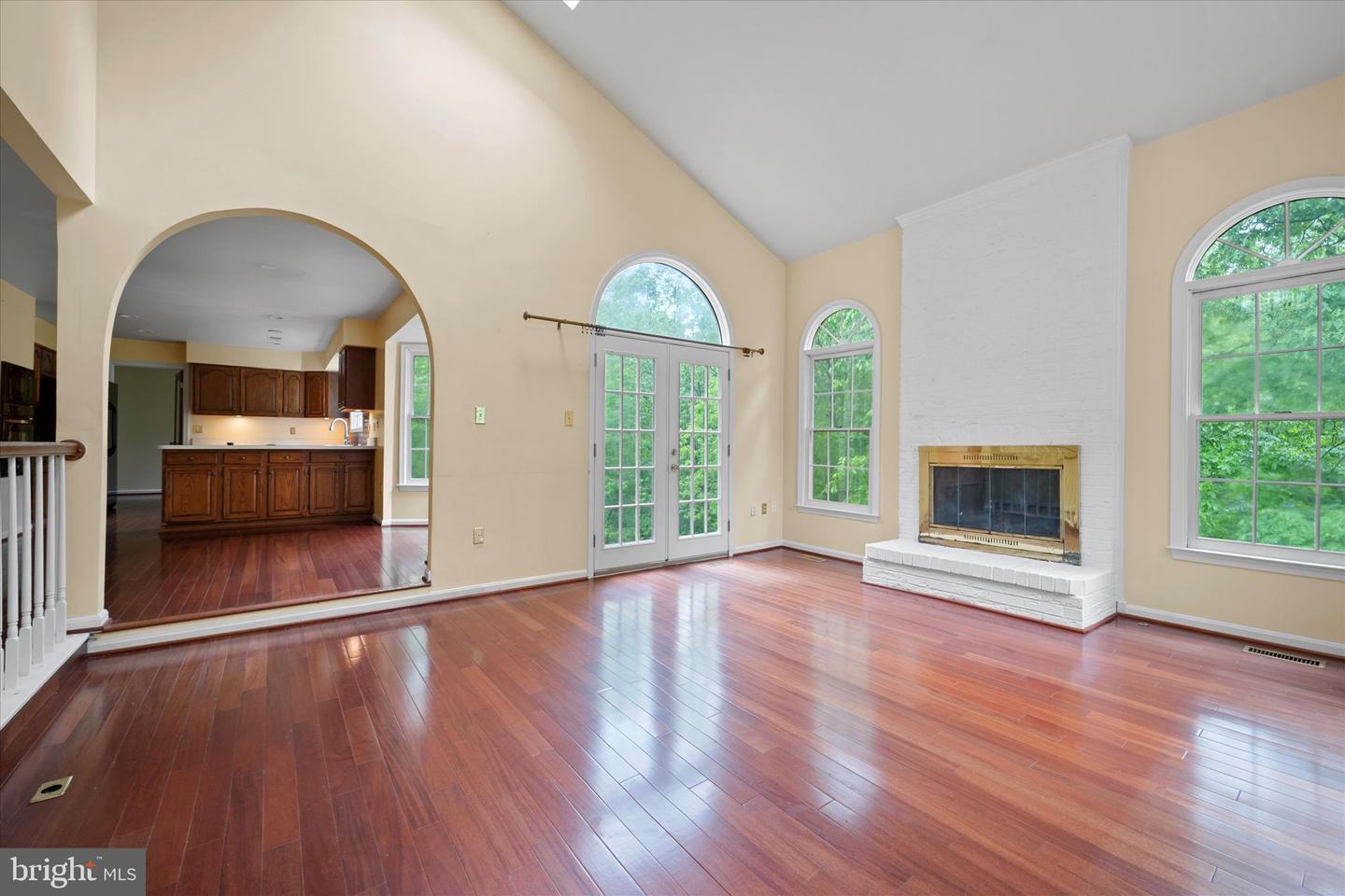 6832 COMPTON HEIGHTS CIR, CLIFTON, Virginia 20124, 5 Bedrooms Bedrooms, ,3 BathroomsBathrooms,Residential,For sale,6832 COMPTON HEIGHTS CIR,VAFX2229546 MLS # VAFX2229546