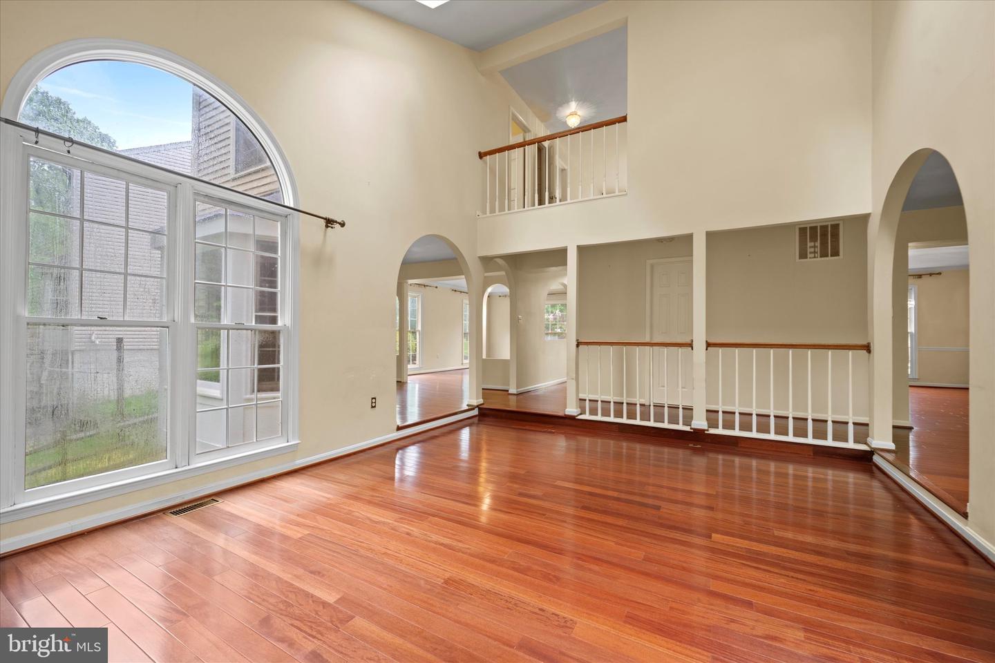 6832 COMPTON HEIGHTS CIR, CLIFTON, Virginia 20124, 5 Bedrooms Bedrooms, ,3 BathroomsBathrooms,Residential,For sale,6832 COMPTON HEIGHTS CIR,VAFX2229546 MLS # VAFX2229546