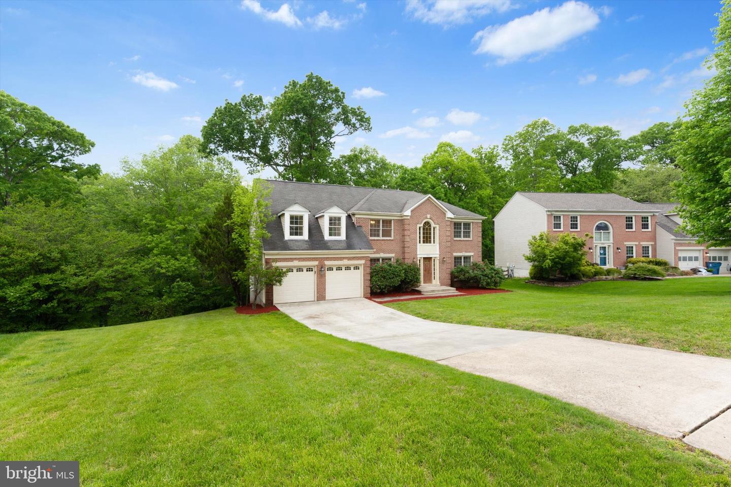 6832 COMPTON HEIGHTS CIR, CLIFTON, Virginia 20124, 5 Bedrooms Bedrooms, ,3 BathroomsBathrooms,Residential,For sale,6832 COMPTON HEIGHTS CIR,VAFX2229546 MLS # VAFX2229546