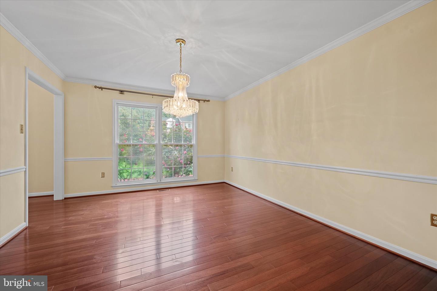 6832 COMPTON HEIGHTS CIR, CLIFTON, Virginia 20124, 5 Bedrooms Bedrooms, ,3 BathroomsBathrooms,Residential,For sale,6832 COMPTON HEIGHTS CIR,VAFX2229546 MLS # VAFX2229546