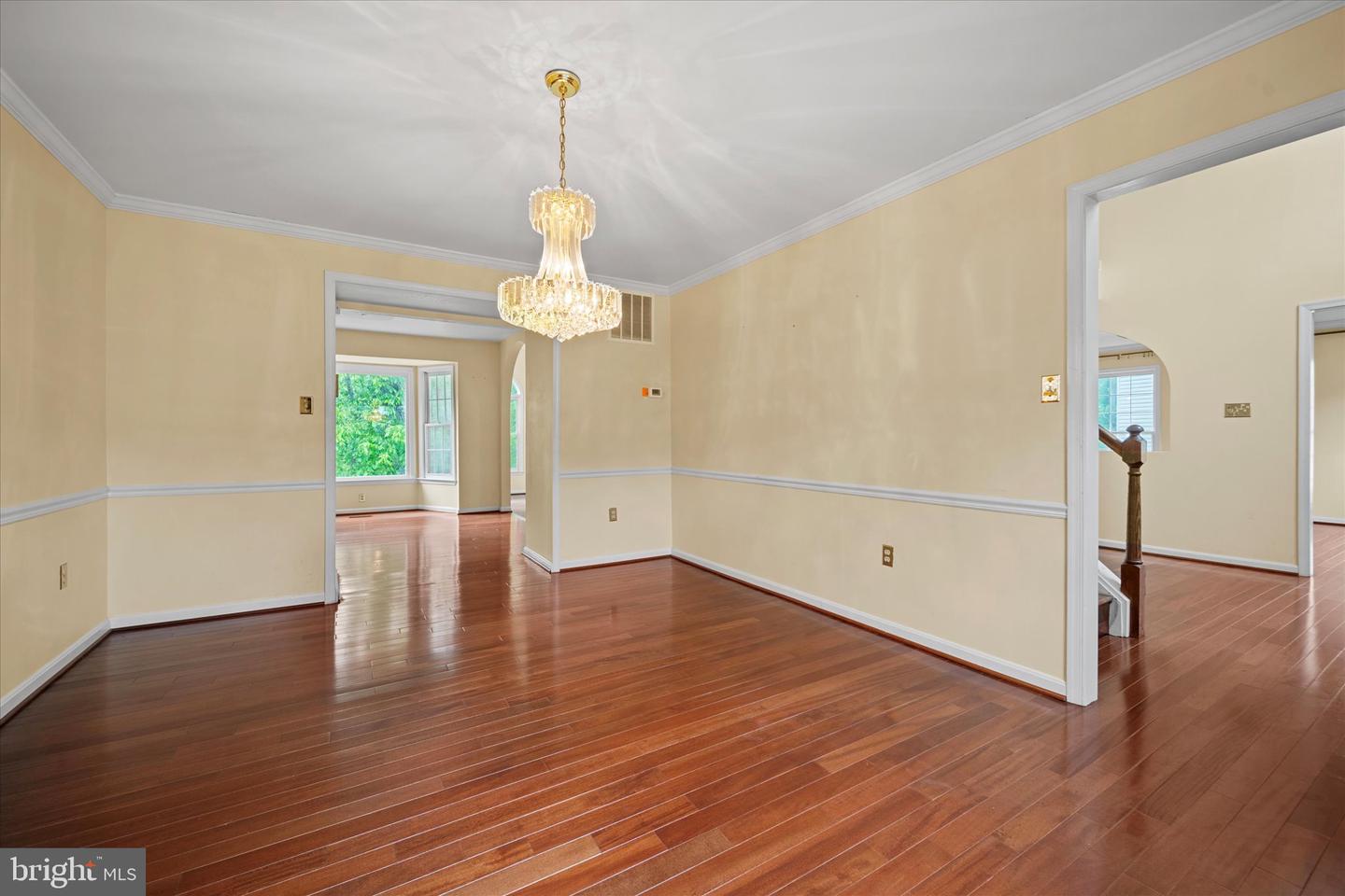 6832 COMPTON HEIGHTS CIR, CLIFTON, Virginia 20124, 5 Bedrooms Bedrooms, ,3 BathroomsBathrooms,Residential,For sale,6832 COMPTON HEIGHTS CIR,VAFX2229546 MLS # VAFX2229546