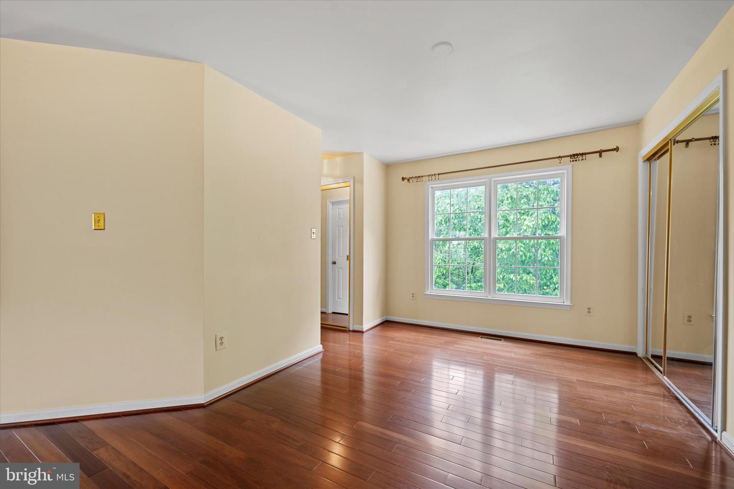 6832 COMPTON HEIGHTS CIR, CLIFTON, Virginia 20124, 5 Bedrooms Bedrooms, ,3 BathroomsBathrooms,Residential,For sale,6832 COMPTON HEIGHTS CIR,VAFX2229546 MLS # VAFX2229546