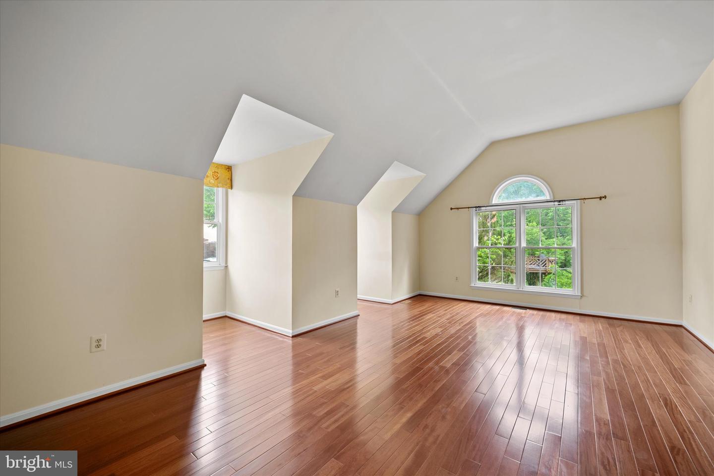 6832 COMPTON HEIGHTS CIR, CLIFTON, Virginia 20124, 5 Bedrooms Bedrooms, ,3 BathroomsBathrooms,Residential,For sale,6832 COMPTON HEIGHTS CIR,VAFX2229546 MLS # VAFX2229546