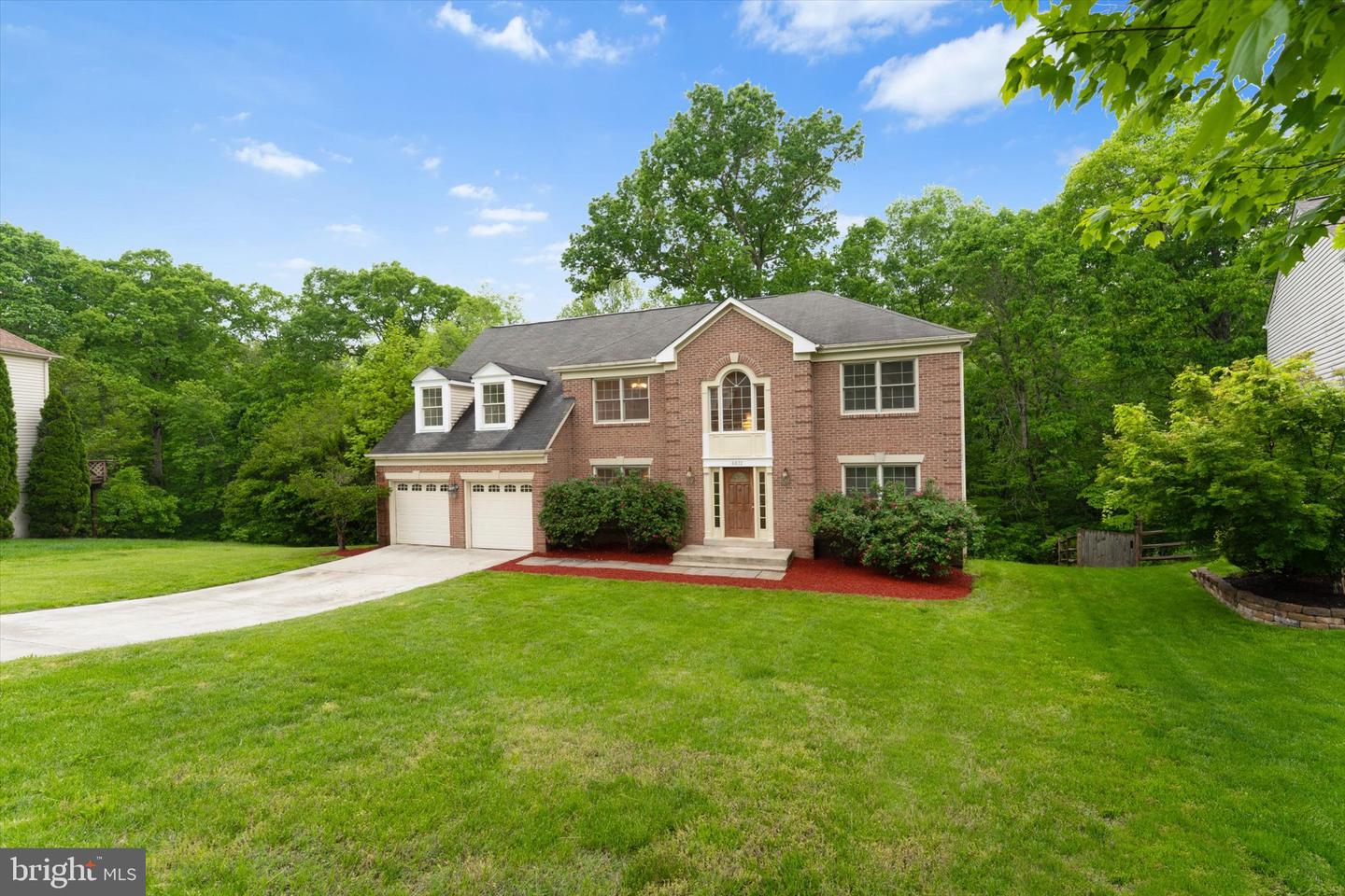 6832 COMPTON HEIGHTS CIR, CLIFTON, Virginia 20124, 5 Bedrooms Bedrooms, ,3 BathroomsBathrooms,Residential,For sale,6832 COMPTON HEIGHTS CIR,VAFX2229546 MLS # VAFX2229546