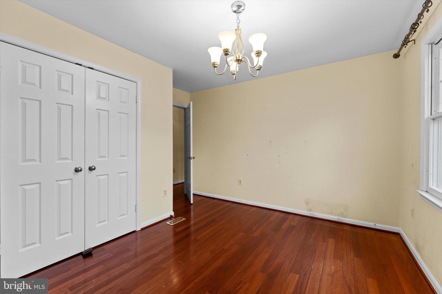 6832 COMPTON HEIGHTS CIR, CLIFTON, Virginia 20124, 5 Bedrooms Bedrooms, ,3 BathroomsBathrooms,Residential,For sale,6832 COMPTON HEIGHTS CIR,VAFX2229546 MLS # VAFX2229546
