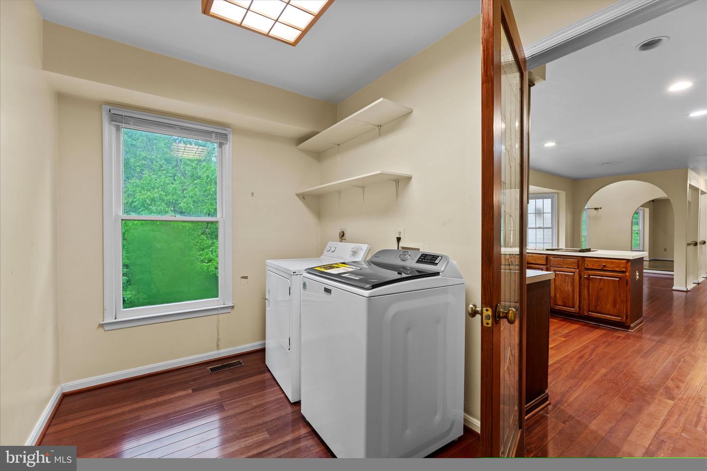 6832 COMPTON HEIGHTS CIR, CLIFTON, Virginia 20124, 5 Bedrooms Bedrooms, ,3 BathroomsBathrooms,Residential,For sale,6832 COMPTON HEIGHTS CIR,VAFX2229546 MLS # VAFX2229546