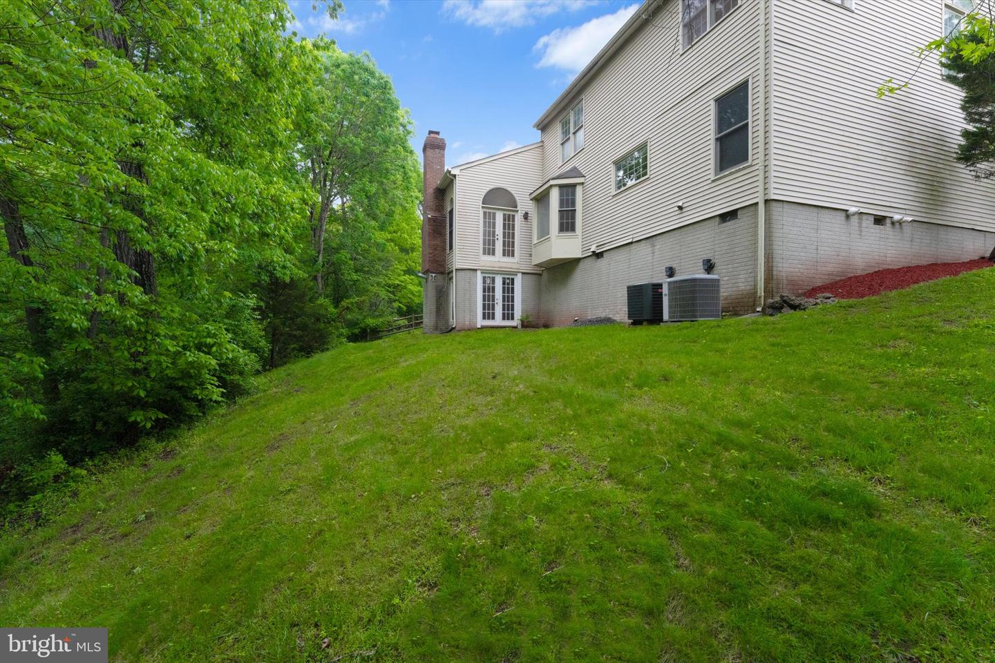 6832 COMPTON HEIGHTS CIR, CLIFTON, Virginia 20124, 5 Bedrooms Bedrooms, ,3 BathroomsBathrooms,Residential,For sale,6832 COMPTON HEIGHTS CIR,VAFX2229546 MLS # VAFX2229546