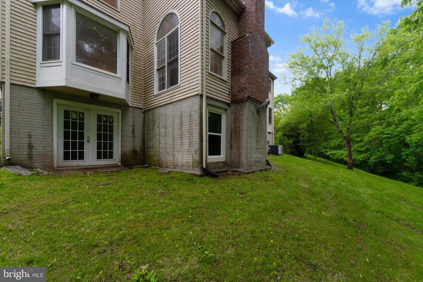 6832 COMPTON HEIGHTS CIR, CLIFTON, Virginia 20124, 5 Bedrooms Bedrooms, ,3 BathroomsBathrooms,Residential,For sale,6832 COMPTON HEIGHTS CIR,VAFX2229546 MLS # VAFX2229546