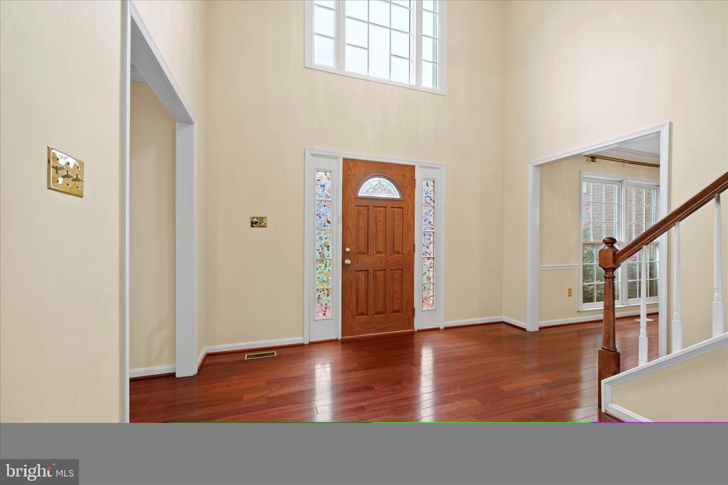 6832 COMPTON HEIGHTS CIR, CLIFTON, Virginia 20124, 5 Bedrooms Bedrooms, ,3 BathroomsBathrooms,Residential,For sale,6832 COMPTON HEIGHTS CIR,VAFX2229546 MLS # VAFX2229546