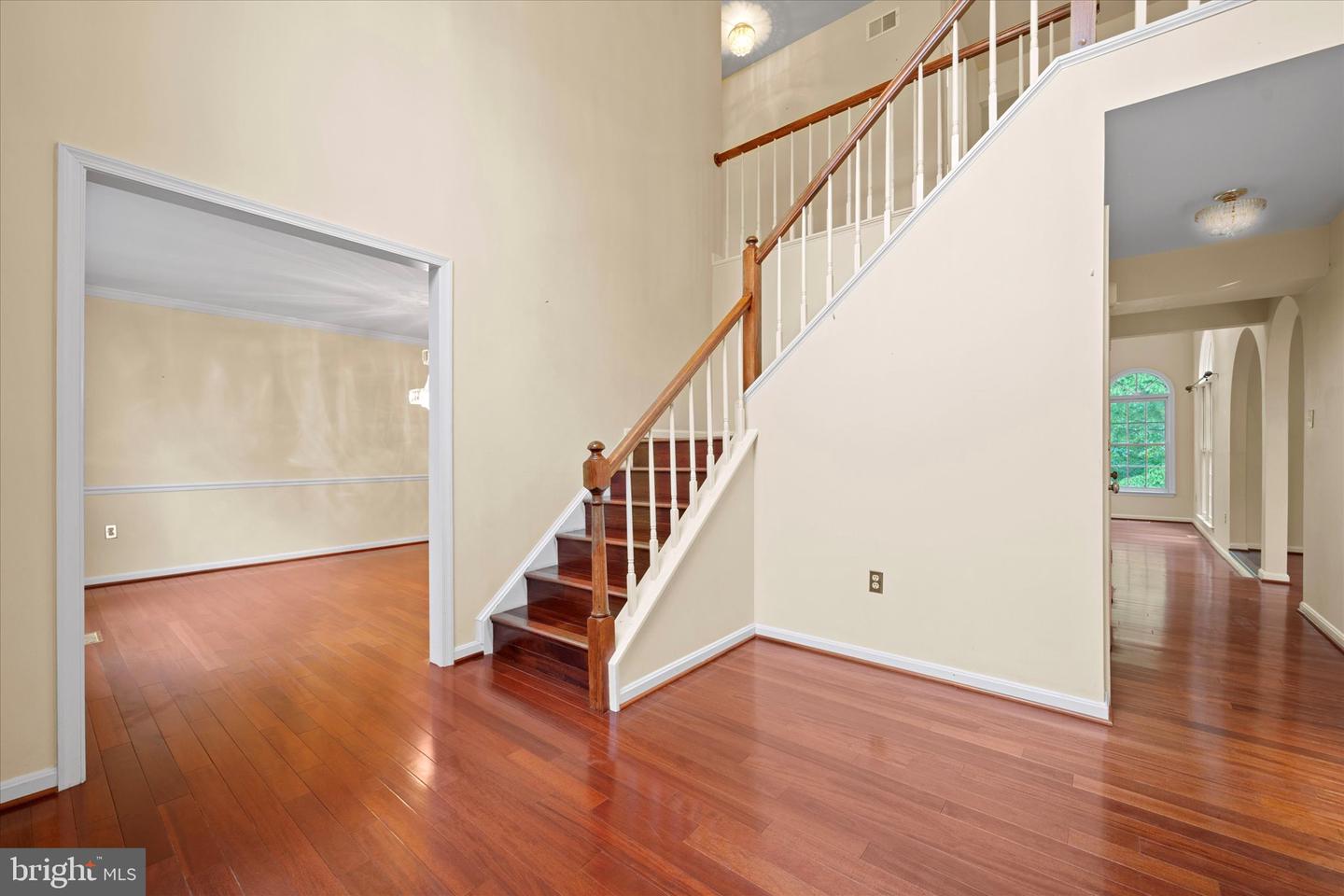 6832 COMPTON HEIGHTS CIR, CLIFTON, Virginia 20124, 5 Bedrooms Bedrooms, ,3 BathroomsBathrooms,Residential,For sale,6832 COMPTON HEIGHTS CIR,VAFX2229546 MLS # VAFX2229546
