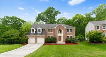 6832 COMPTON HEIGHTS CIR, CLIFTON, Virginia 20124, 5 Bedrooms Bedrooms, ,3 BathroomsBathrooms,Residential,For sale,6832 COMPTON HEIGHTS CIR,VAFX2229546 MLS # VAFX2229546