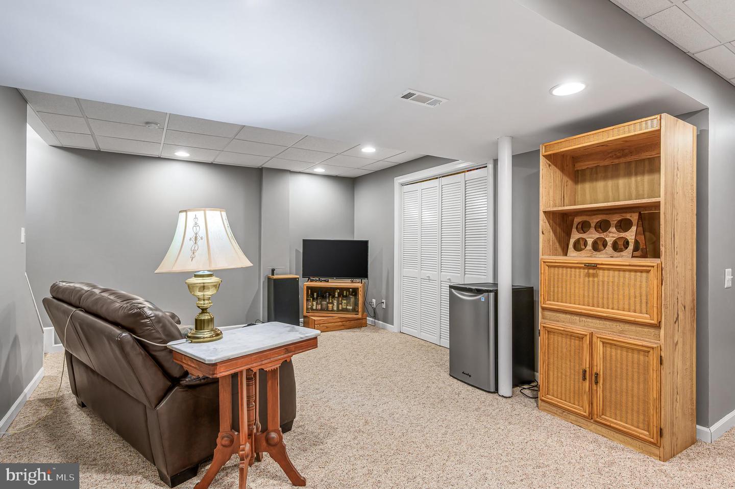 712 CHIMNEY CT NE, LEESBURG, Virginia 20176, 4 Bedrooms Bedrooms, ,2 BathroomsBathrooms,Residential,For sale,712 CHIMNEY CT NE,VALO2091520 MLS # VALO2091520