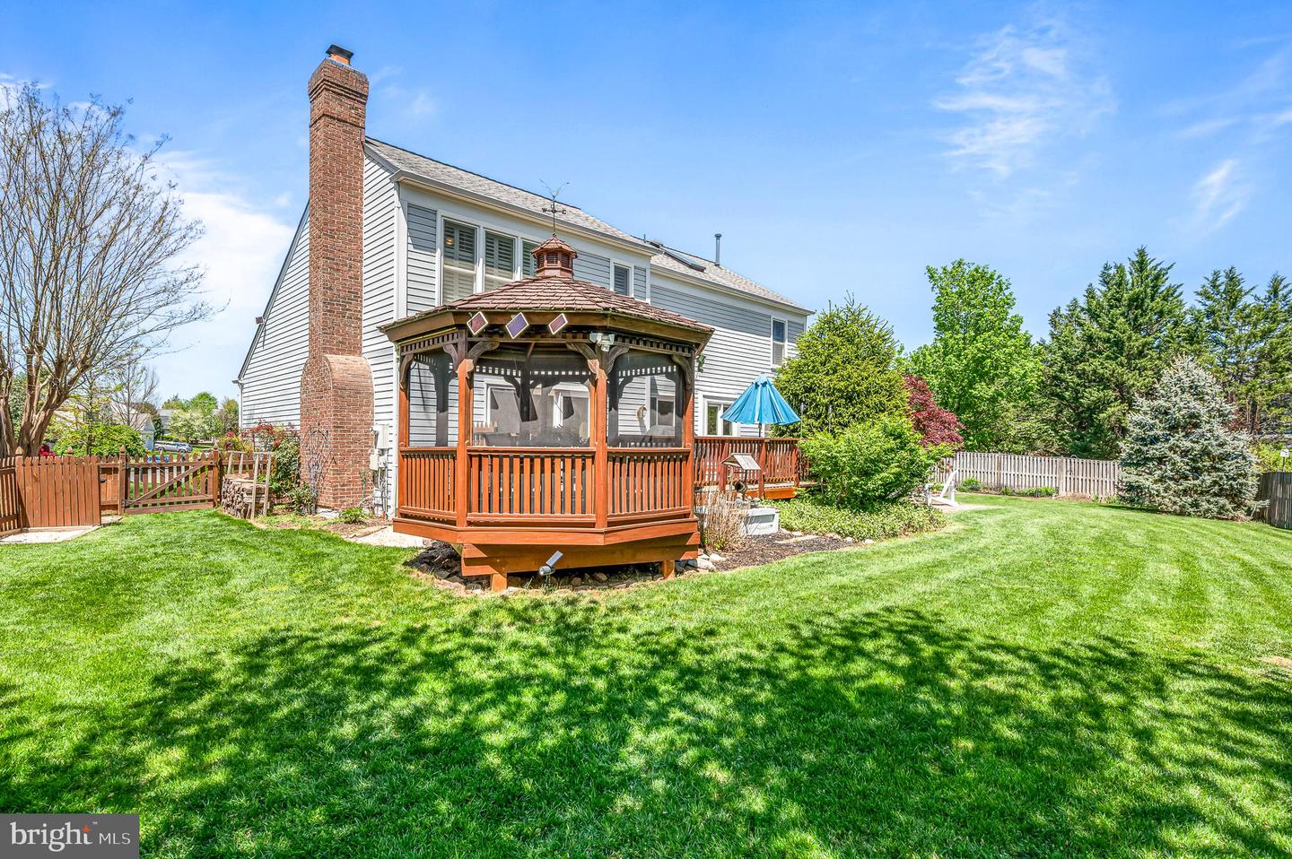 712 CHIMNEY CT NE, LEESBURG, Virginia 20176, 4 Bedrooms Bedrooms, ,2 BathroomsBathrooms,Residential,For sale,712 CHIMNEY CT NE,VALO2091520 MLS # VALO2091520