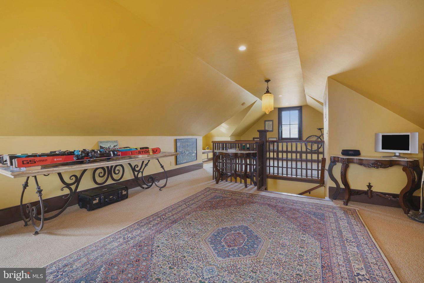 9425 BLACKPOND LN, DELAPLANE, Virginia 20144, 5 Bedrooms Bedrooms, ,5 BathroomsBathrooms,Residential,For sale,9425 BLACKPOND LN,VAFQ2015892 MLS # VAFQ2015892