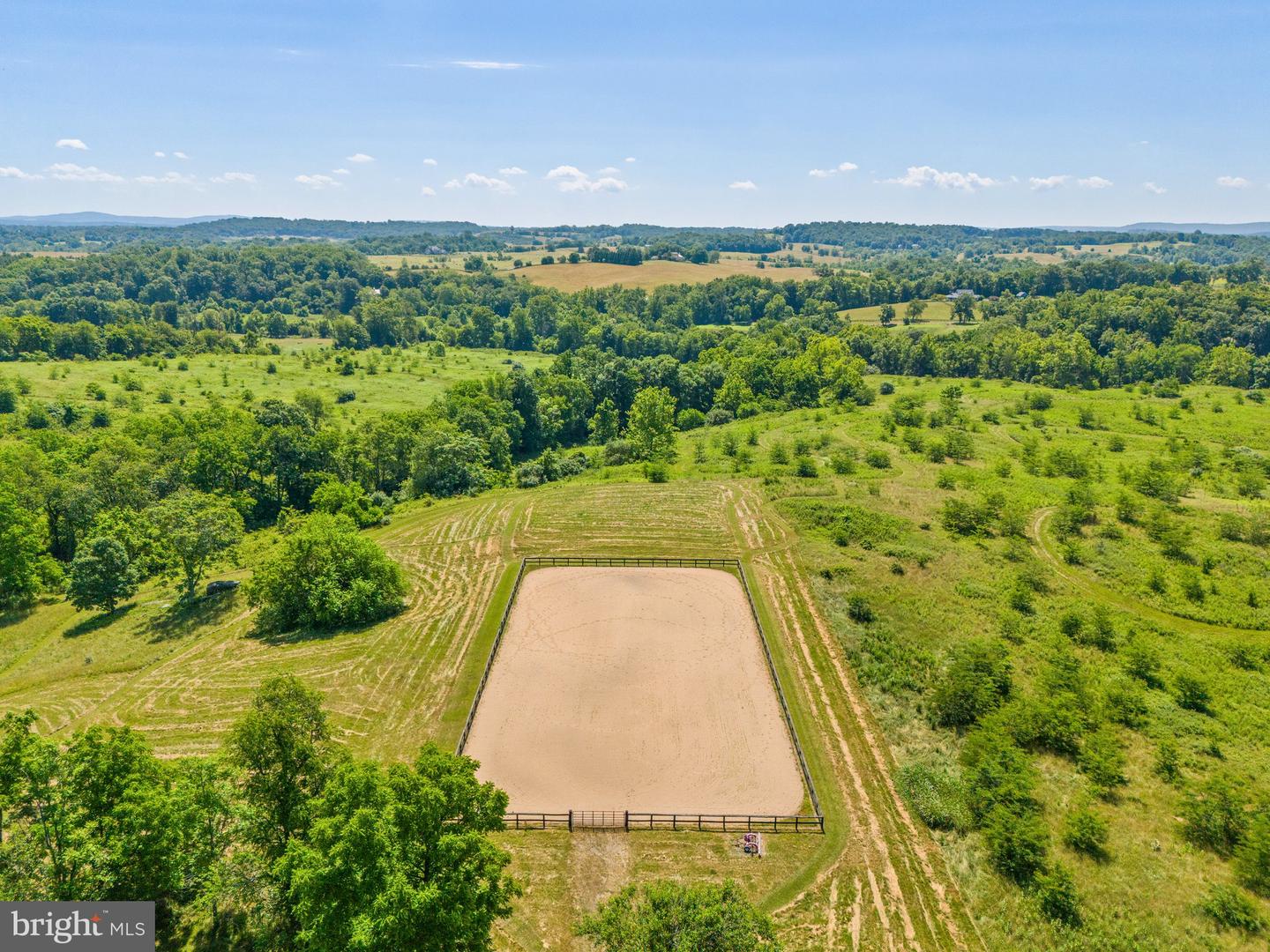 9425 BLACKPOND LN, DELAPLANE, Virginia 20144, 5 Bedrooms Bedrooms, ,5 BathroomsBathrooms,Residential,For sale,9425 BLACKPOND LN,VAFQ2015892 MLS # VAFQ2015892