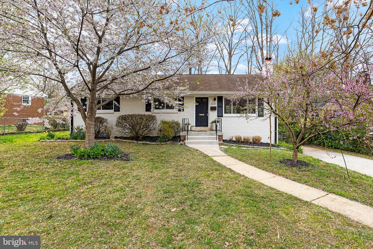 3221 SHERRY CT, FALLS CHURCH, Virginia 22042, 3 Bedrooms Bedrooms, ,3 BathroomsBathrooms,Residential,For sale,3221 SHERRY CT,VAFX2230646 MLS # VAFX2230646