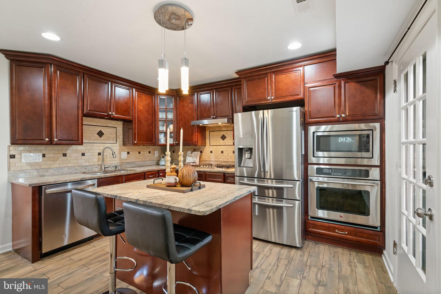 13881 WALNEY PARK DR, CHANTILLY, Virginia 20151, 3 Bedrooms Bedrooms, ,2 BathroomsBathrooms,Residential,For sale,13881 WALNEY PARK DR,VAFX2230168 MLS # VAFX2230168